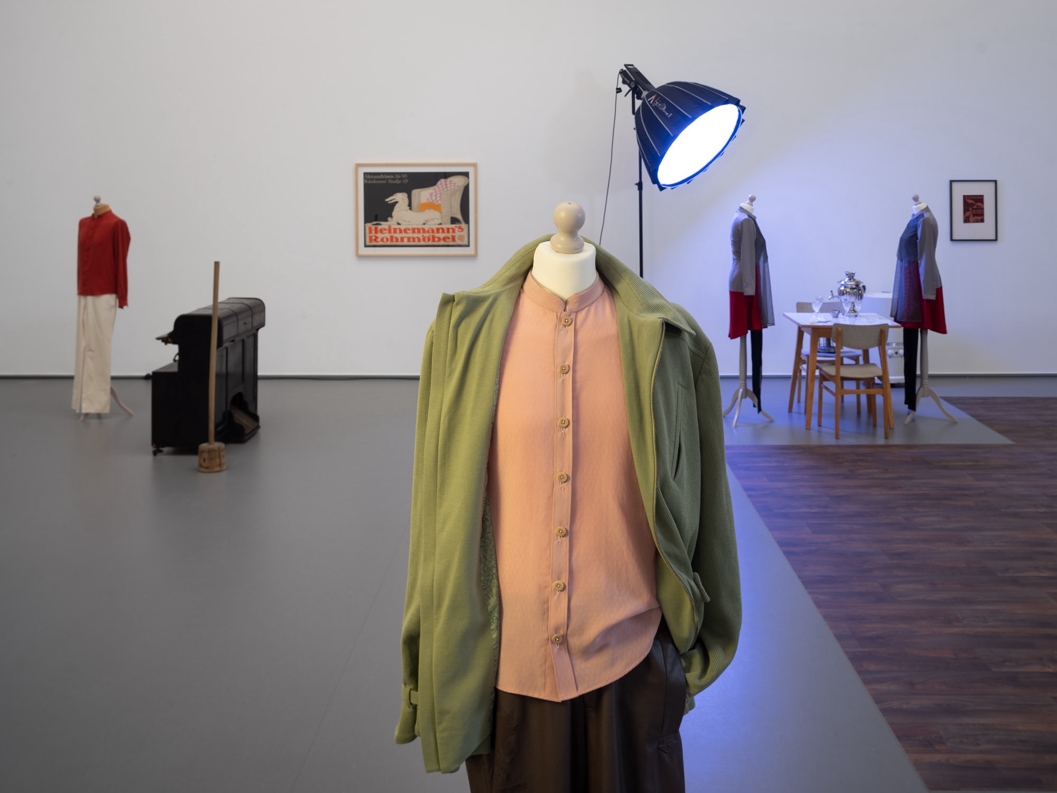 Liora Epstein dispersed non-existence Die Bar at Kunstmuseen Krefeld