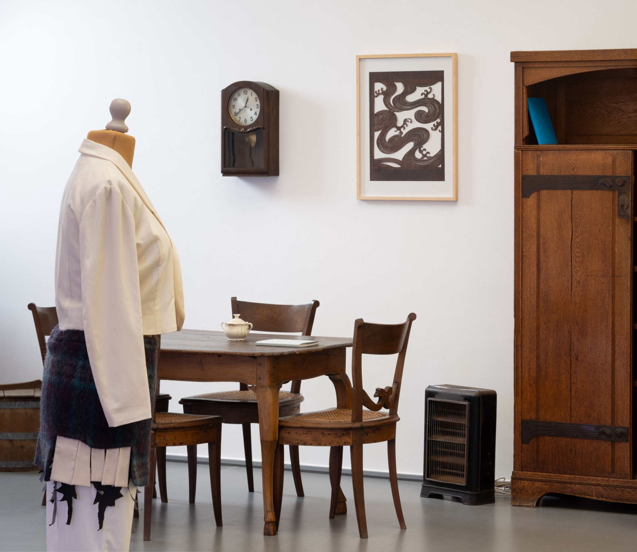 Liora Epstein dispersed non-existence Die Bar at Kunstmuseen Krefeld